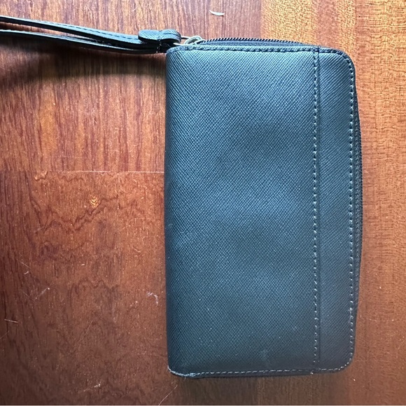 Coach Leather wristlet - Picture 3 of 3